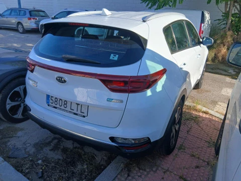 Kia Sportage 1.6 MHEV Business 100kW (136CV) 4x4