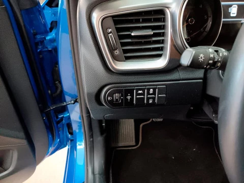 Kia Ceed 1.6 MHEV 100KW DRIVE 5P Kia Ceed 1.6 MHEV 100KW DRIVE 5P