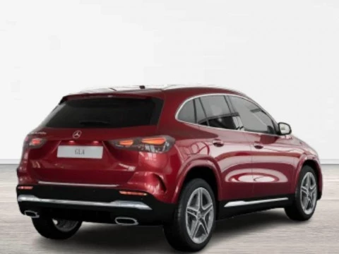 Mercedes-Benz GLA 250 e con tecnología híbrida EQ