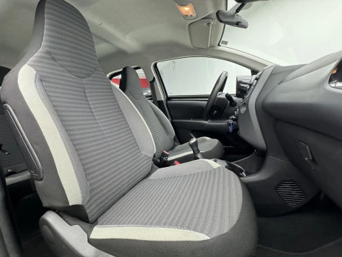 Toyota Aygo 1.0 70 x-play