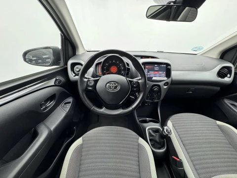 Toyota Aygo 1.0 70 x-play