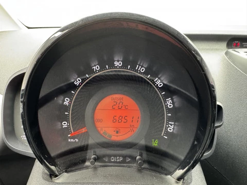Toyota Aygo 1.0 70 x-play