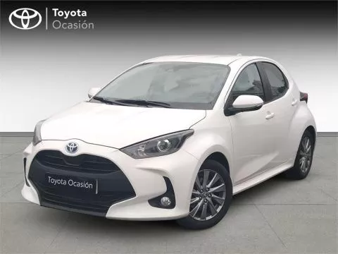 Toyota Yaris 5 Puertas Active Tech 120H Automático (e-CVT) Toyota Yaris 5 Puertas Active Tech 120H Automático (e-CVT)
