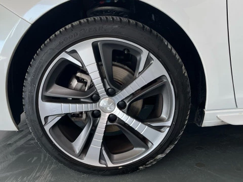Peugeot 308 5p GT Line 1.2 PureTech 96KW (130CV) S&S