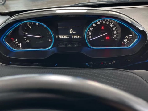 Peugeot 2008 Allure BlueHDi 73KW (100CV)