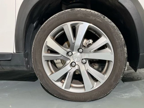 Peugeot 2008 Allure BlueHDi 73KW (100CV)