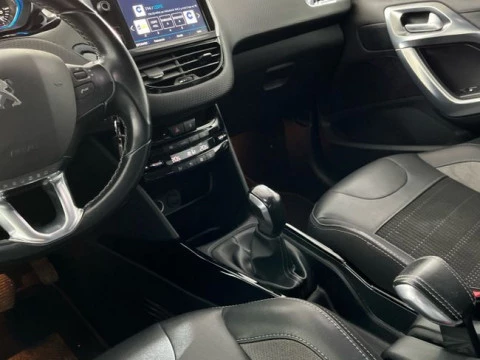 Peugeot 2008 Allure BlueHDi 73KW (100CV)