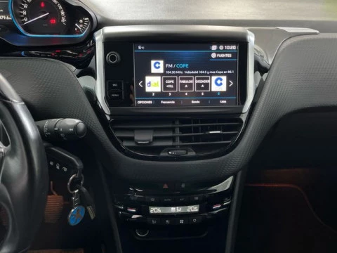 Peugeot 2008 Allure BlueHDi 73KW (100CV)