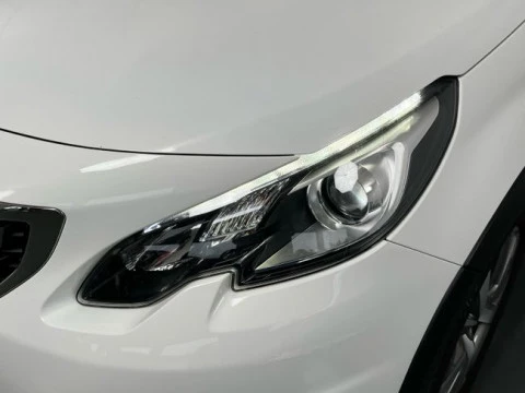 Peugeot 2008 Allure BlueHDi 73KW (100CV)