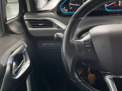 Peugeot 2008 Allure BlueHDi 73KW (100CV)
