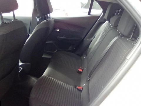 Peugeot 2008 Active BlueHDI 100 S&S BVM6