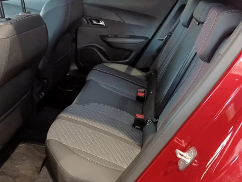 Peugeot 2008 Allure Gasolina 100 S&S 6 Vel. MAN