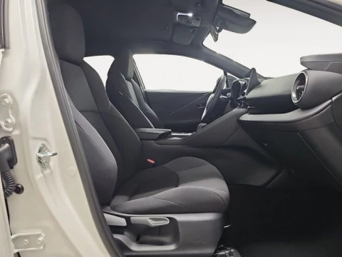 Toyota C-HR Advance Hybrid 140