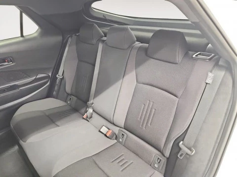 Toyota C-HR Advance Hybrid 140