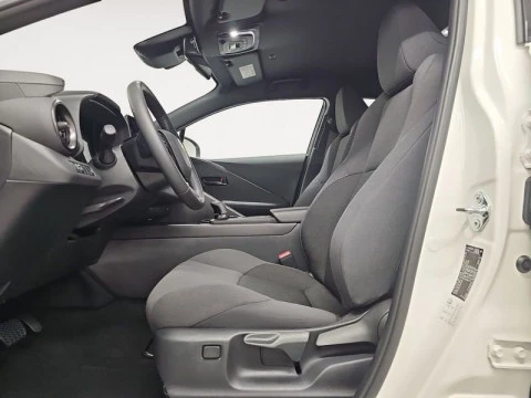 Toyota C-HR Advance Hybrid 140