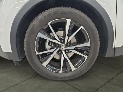 Toyota C-HR Advance Hybrid 140