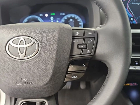 Toyota C-HR Advance Hybrid 140