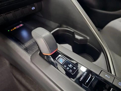 Toyota C-HR Advance Hybrid 140