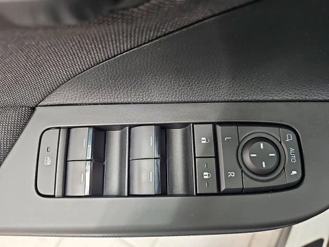 Toyota C-HR Advance Hybrid 140