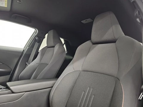 Toyota C-HR Advance Hybrid 140