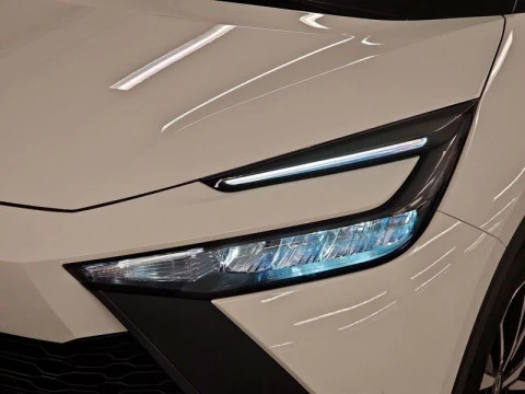 Toyota C-HR Advance Hybrid 140