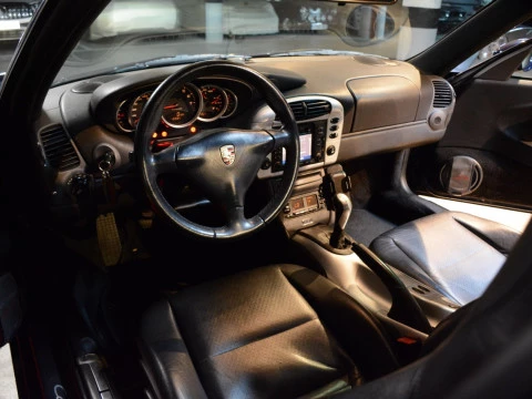Porsche 911 CARRERA 4 COUPE