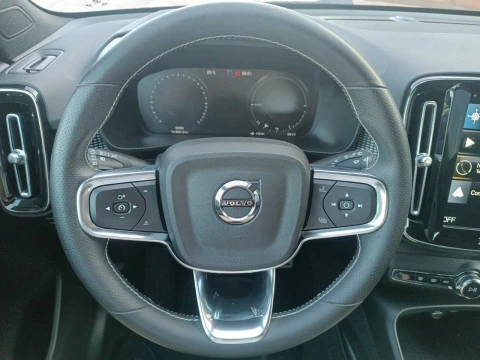 Volvo XC40 1.5 T4 Twin Recharge R-Design Auto