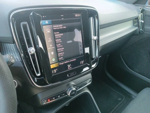 Volvo XC40 1.5 T4 Twin Recharge R-Design Auto