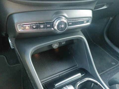 Volvo XC40 1.5 T4 Twin Recharge R-Design Auto