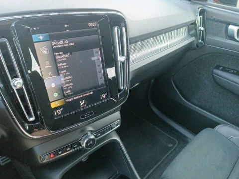 Volvo XC40 1.5 T4 Twin Recharge R-Design Auto