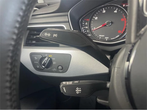 Audi A4 2.0 TDI clean d 150CV S line edition