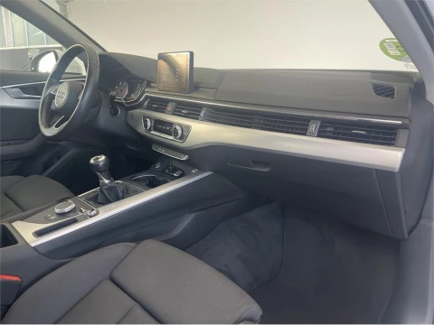 Audi A4 2.0 TDI clean d 150CV S line edition