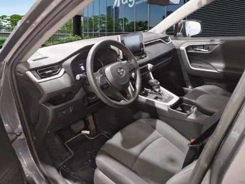 Toyota Rav4 2.5l 220H Advance