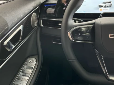 EBRO S700 1.5 TGDI PHEV Premium E-CVT