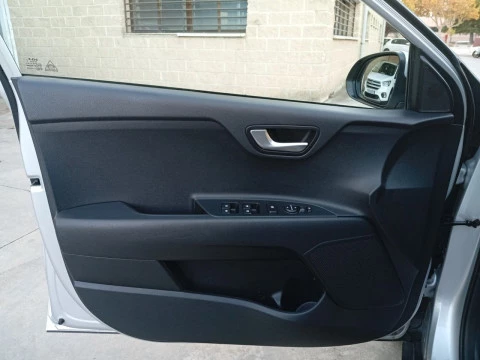 Kia Stonic 1.0 T-GDi 74kW MHEV iMT Drive Plus