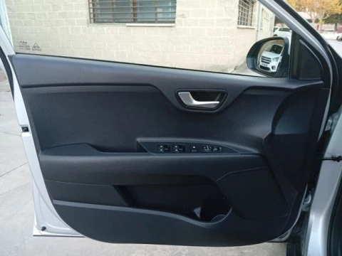 Kia Stonic 1.0 T-GDi 74kW MHEV iMT Drive Plus