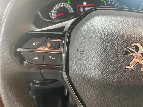Peugeot 2008 Active Pack Puretech 100 S&S 6 Vel. MAN