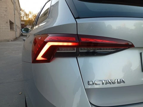 Skoda Octavia Combi 1.4 TSI 110kW/150kW DSG PHEV Ambit