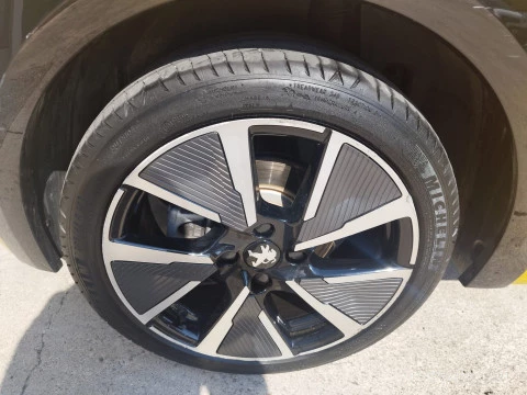 Peugeot e-208 Eléctrico GT