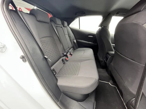 Toyota Corolla 1.8 125H ACTIVE TECH E-CVT