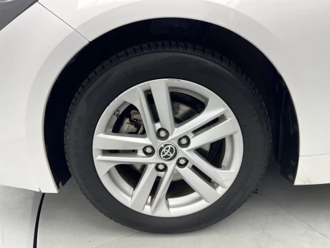Toyota Corolla 1.8 125H ACTIVE TECH E-CVT