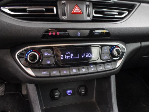 Hyundai i30 1.5 DPI KLASS SLX 110 5P