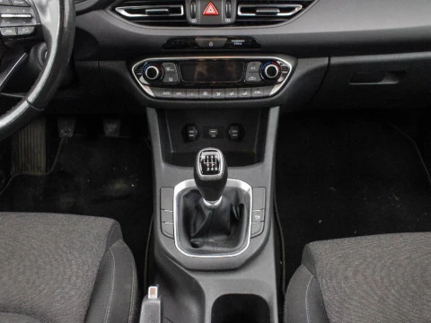 Hyundai i30 1.5 DPI KLASS SLX 110 5P
