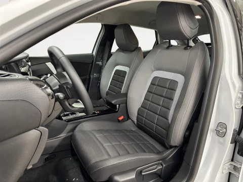 Citroën C4 Hybrid 145 ë-DCS6 Business Edition