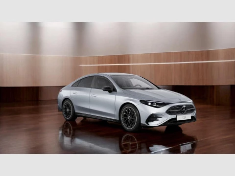 Mercedes-Benz CLA  180 con tecnologia hibrida