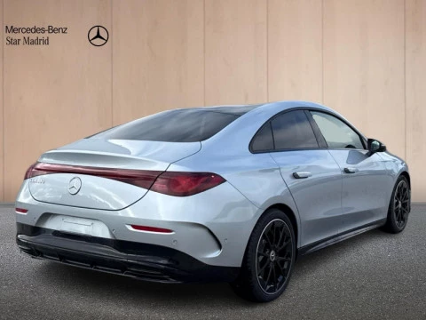 Mercedes-Benz CLA  180 con tecnologia hibrida