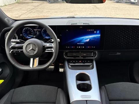 Mercedes-Benz CLA  180 con tecnologia hibrida