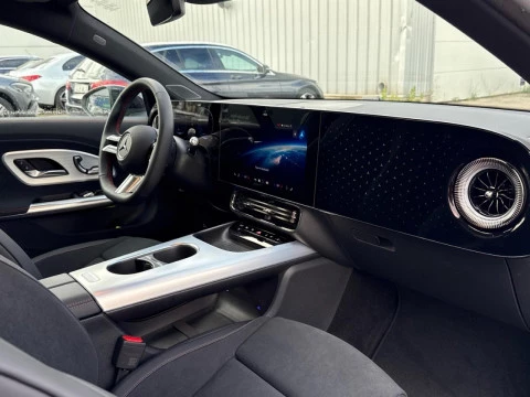 Mercedes-Benz CLA  180 con tecnologia hibrida