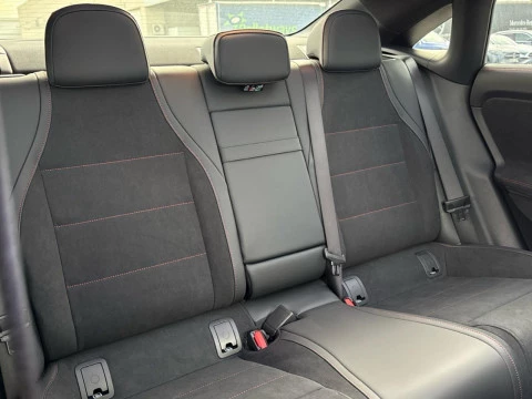Mercedes-Benz CLA  180 con tecnologia hibrida
