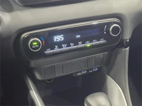 Toyota Yaris ACTIVE PLUS